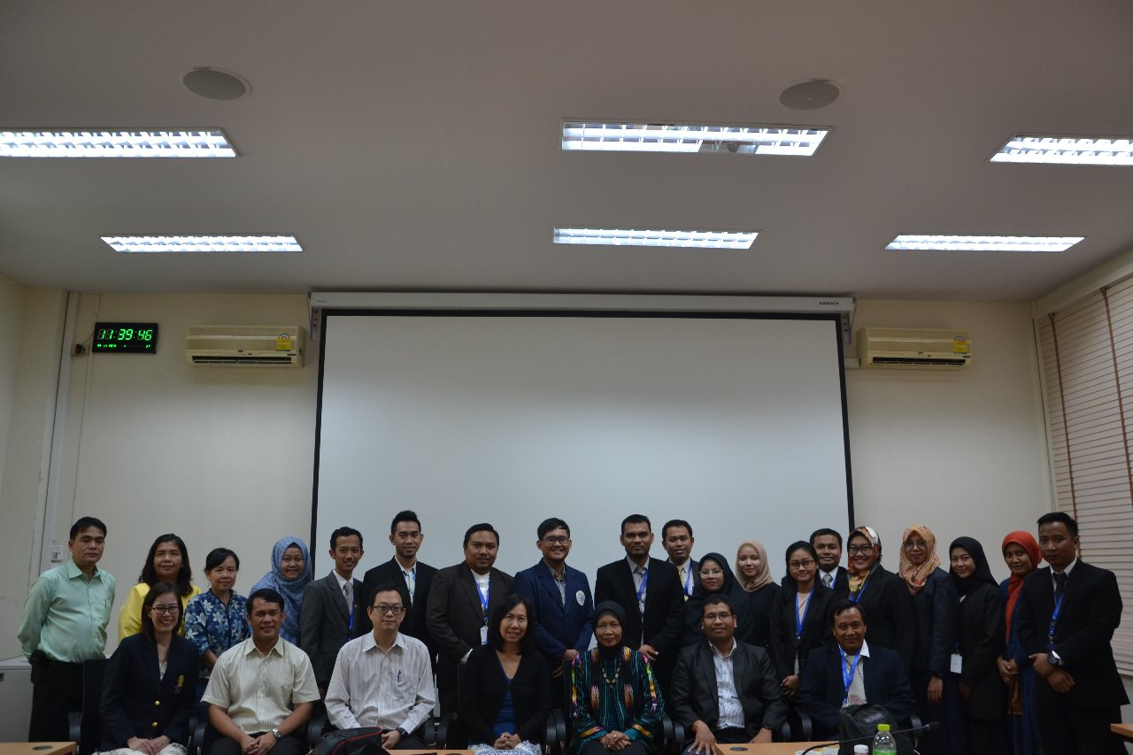Seluruh peserta staf outbond dengan pihak Chulalongkorn University usai diskusi. (Foto: Nuri Hermawan)