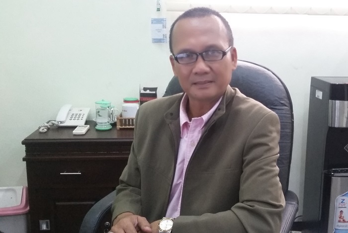 Prof. Dr. Sukardiman, Apt., MS, merupakan Guru Besar Fakultas Farmasi UNAIR di bidang Farmakognosi tersebut. (Foto: Istimewa)