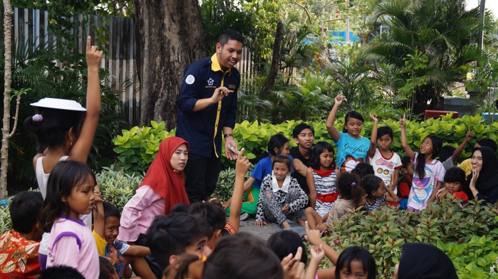 Read more about the article Edukasi Tentang Rupiah Lewat GenBI Mengajar bagi Anak-anak Rumah Belajar Pandawa