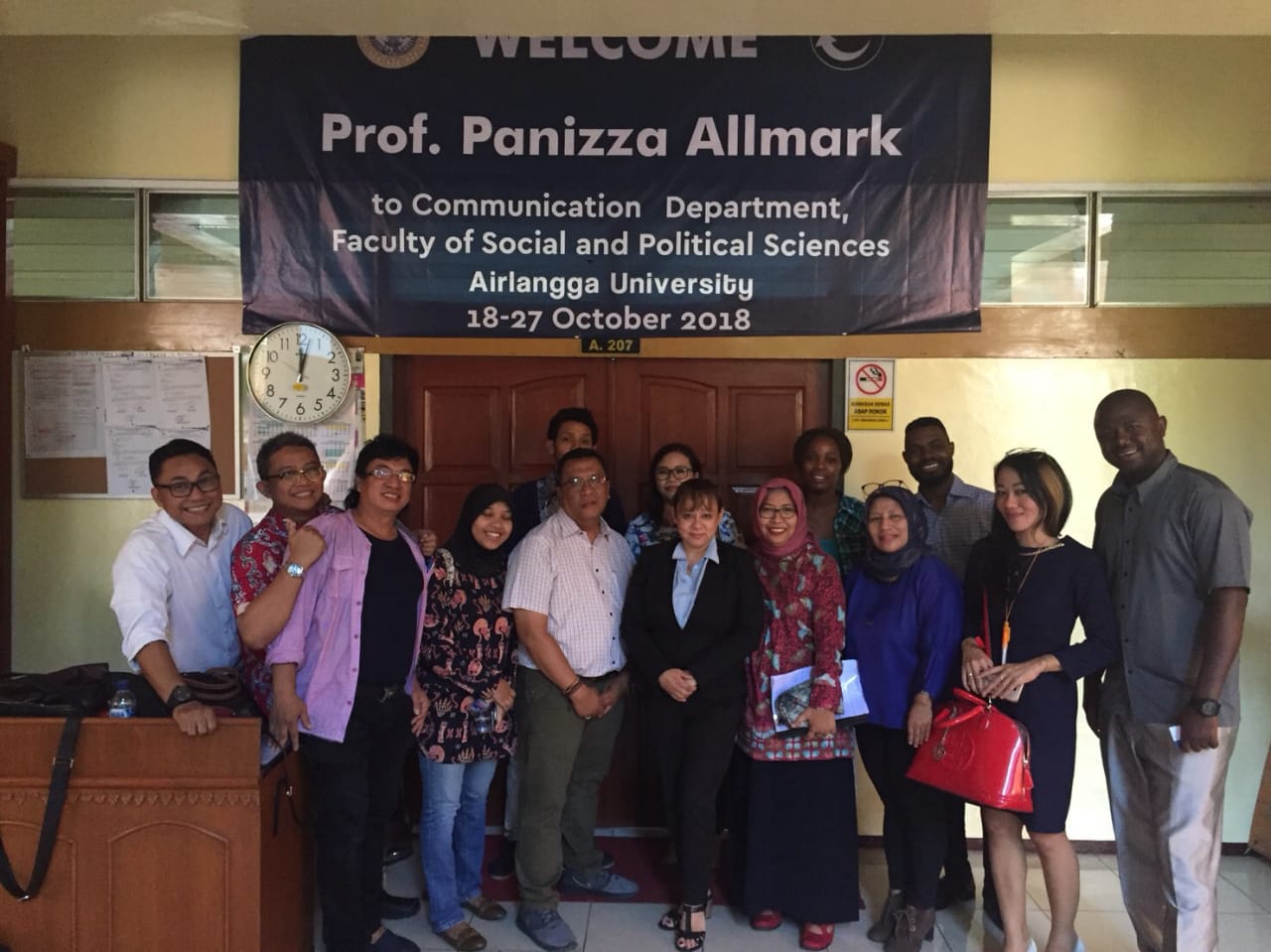 Read more about the article Profesor Edith Cowan University Kunjungi Departemen Komunikasi UNAIR