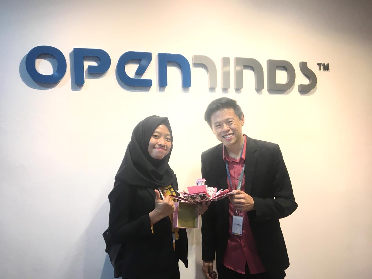 Read more about the article Berkat Ide Bisnisnya, Mahasiswa UNAIR Raih Penghargaan di Singapura