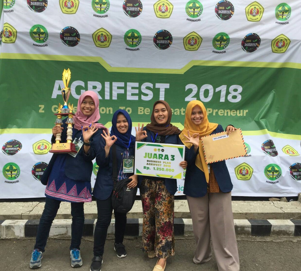 Read more about the article Peduli Nasib Petani Kopi, Mahasiswa FKM Sabet Juara 3 Business Plan Agrifest 2018