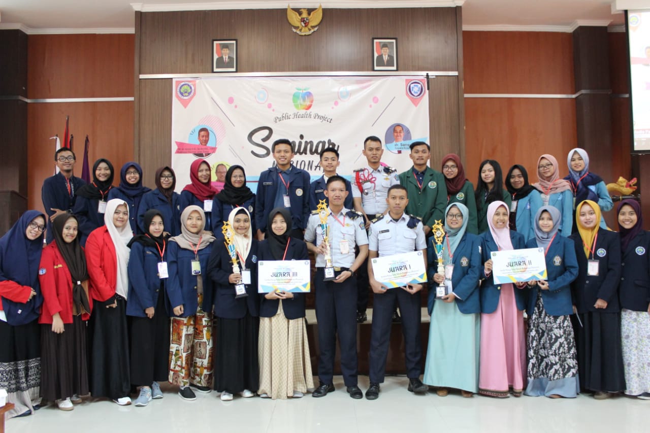 Read more about the article Utilizing Maggot Bioconversion to Manage Waste, FKM Students Win Third Place in LKTIN in Malang