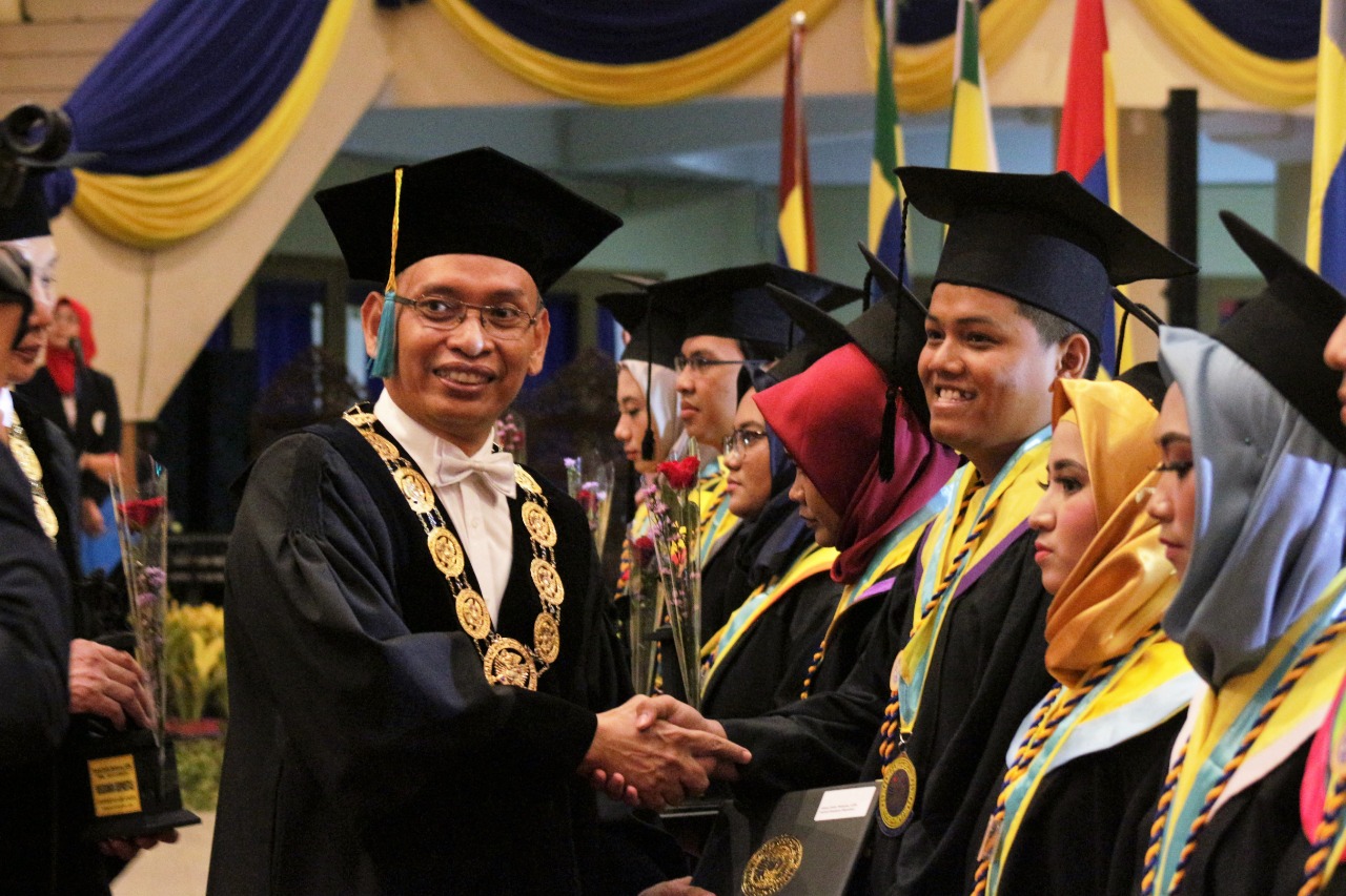 Prof. Nasih at UNAIR December Graduation 2018