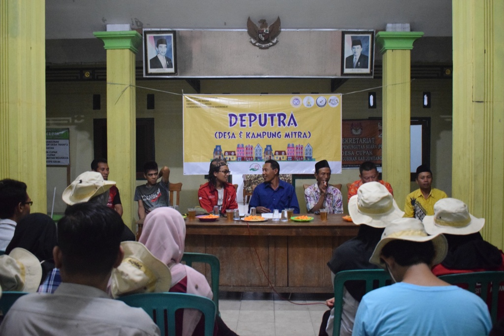 Read more about the article Akhiri kepengurusan, BEM FIB Selenggarakan Pengmas Sepekan di Jombang