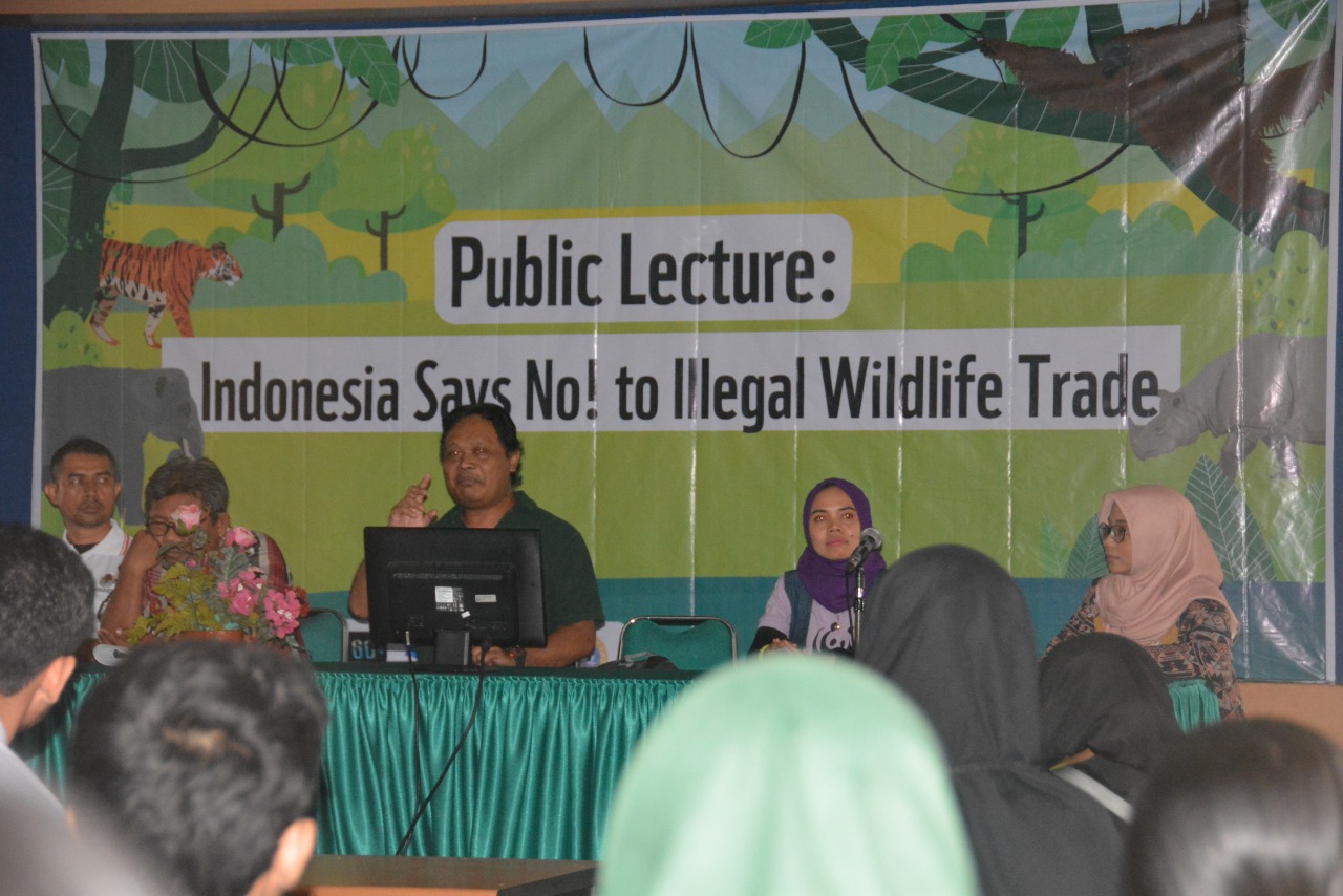 Read more about the article Angkat Masalah Perdagangan Satwa Ilegal, FKH UNAIR Adakan Kuliah Umum