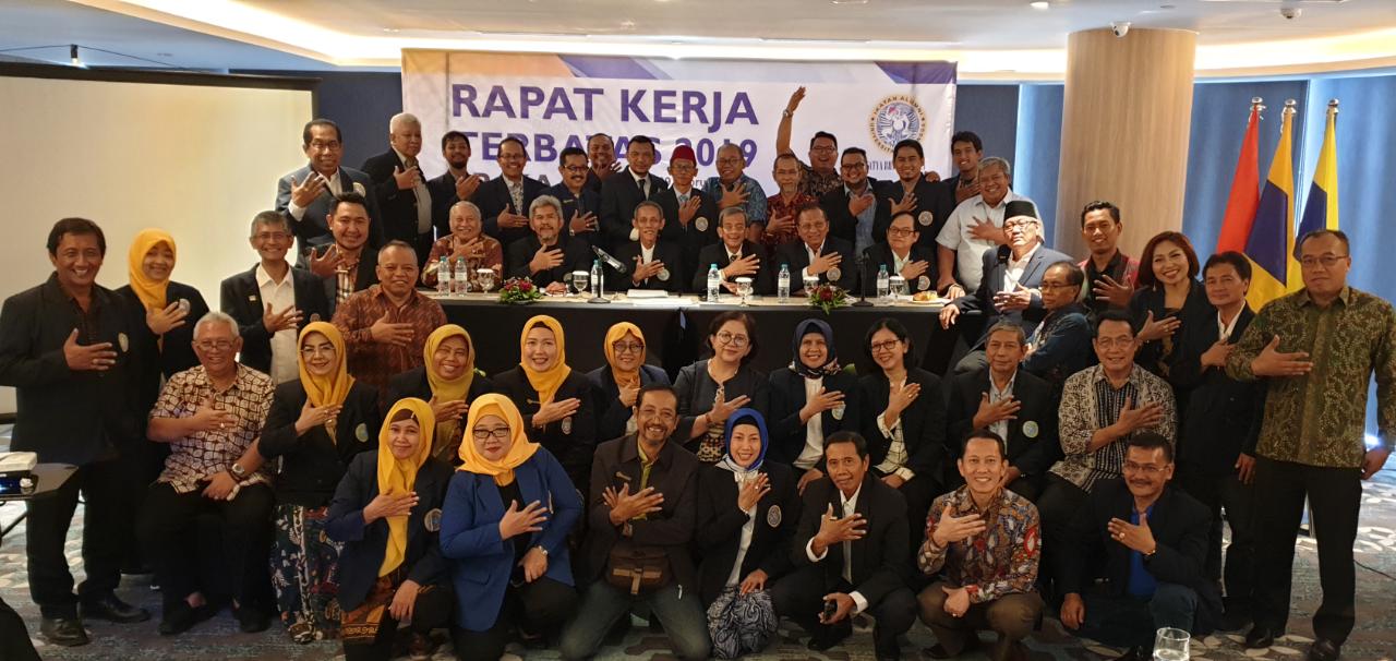 Read more about the article Rapat Kerja Terbatas IKA UA, Siap Akselerasi Program Kerja Setahun ke Depan