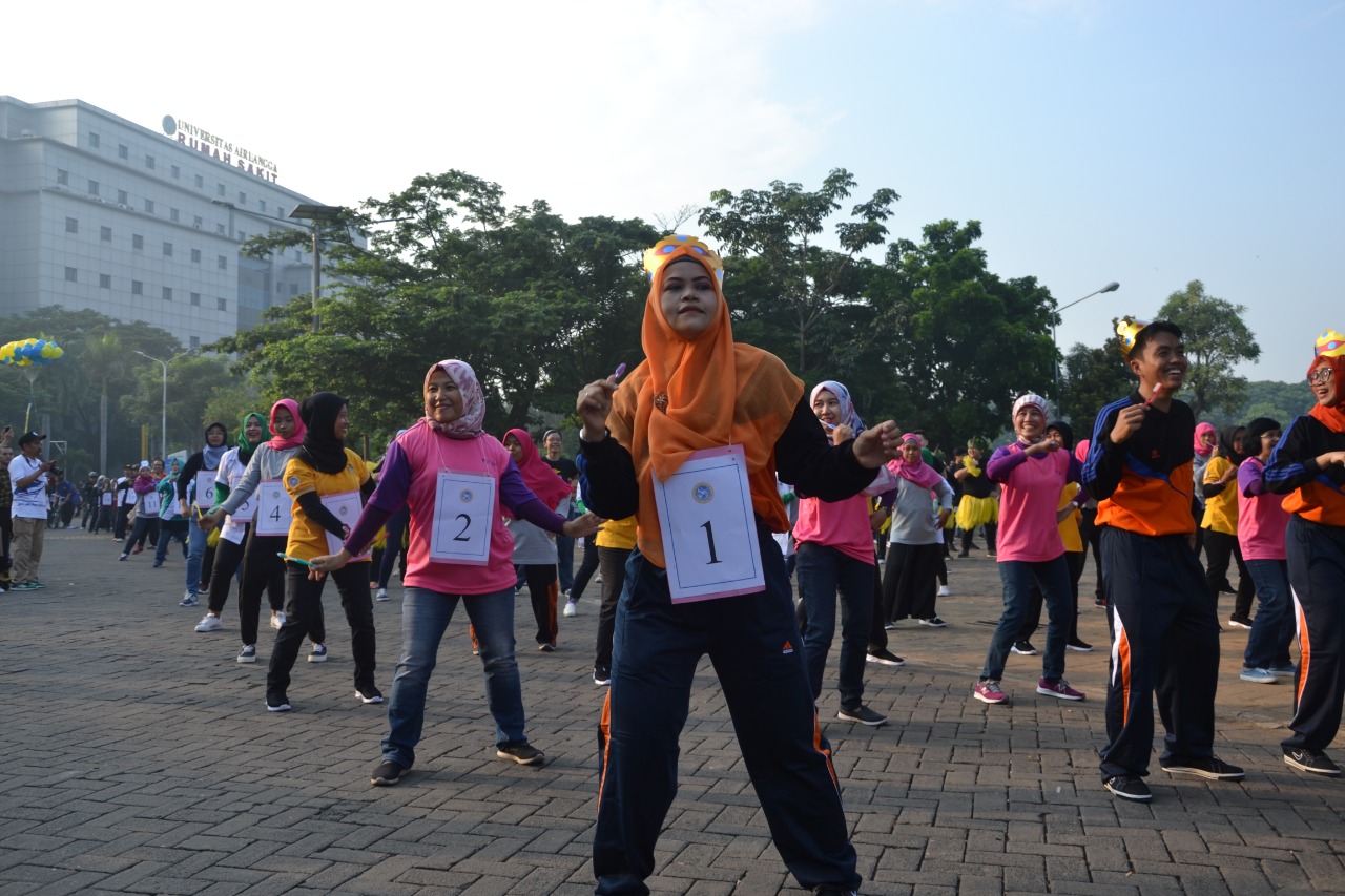 Participants in Toothbrushing Calisthenics Competition in UNAIR