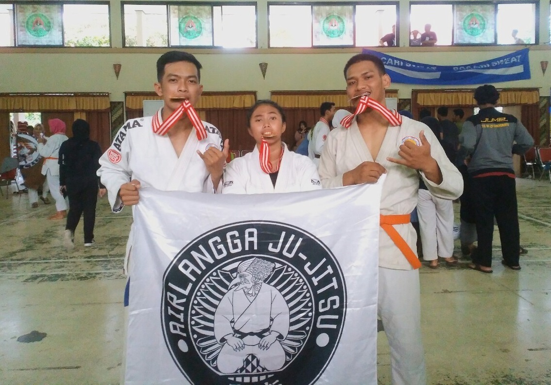 Read more about the article Pertama Kali Wakili UNAIR Ahdi Sabet Juara 1 Ju-Jitsu Tingkat Nasional