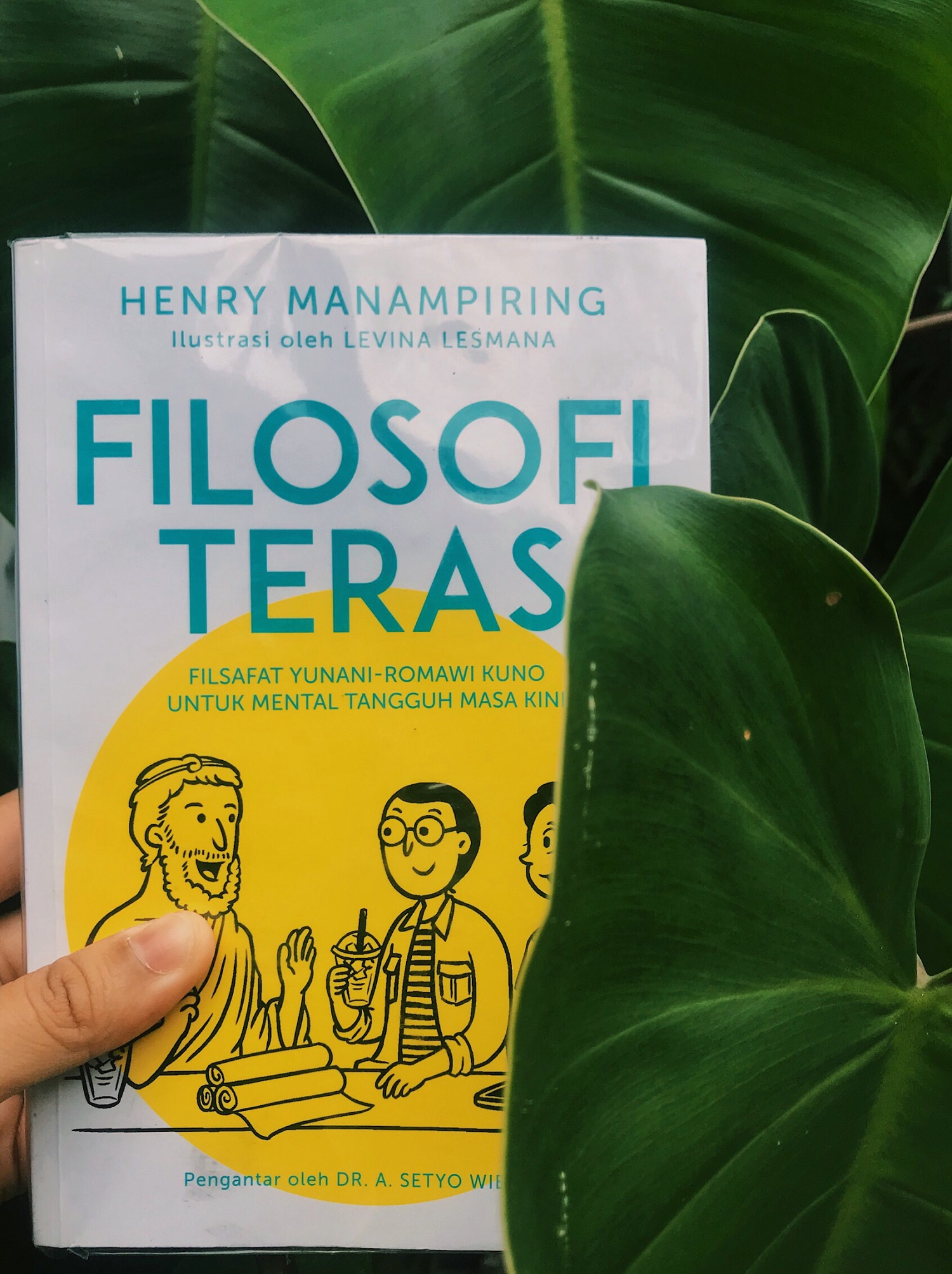 The cover of Henry Manampiring's Filosofi Teras.