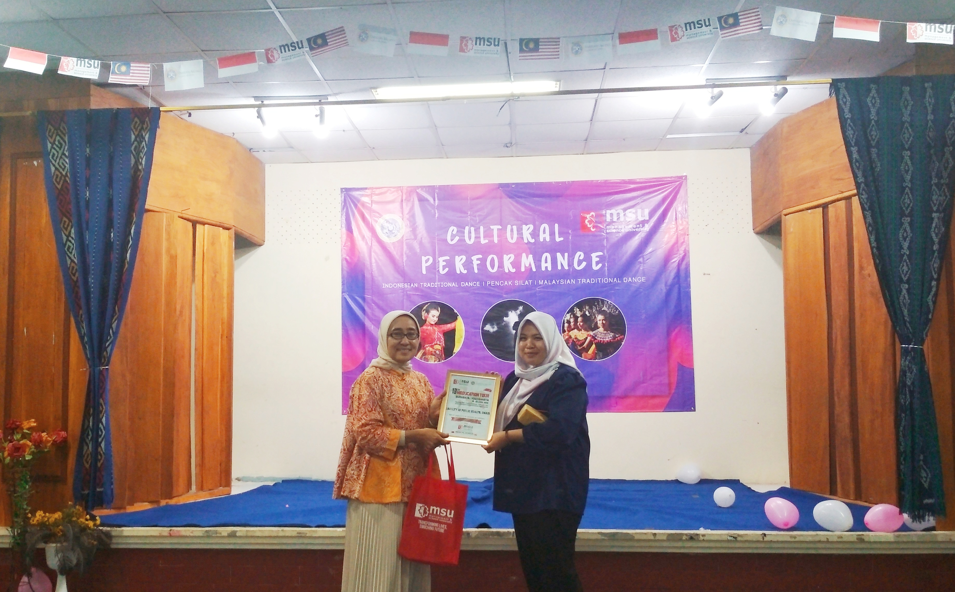 Read more about the article Kunjungi FKM UNAIR, Mahasiswa MSU Malaysia Belajar Kasus Tuberculosis di Indonesia dan Meriahkan Cultural Performance