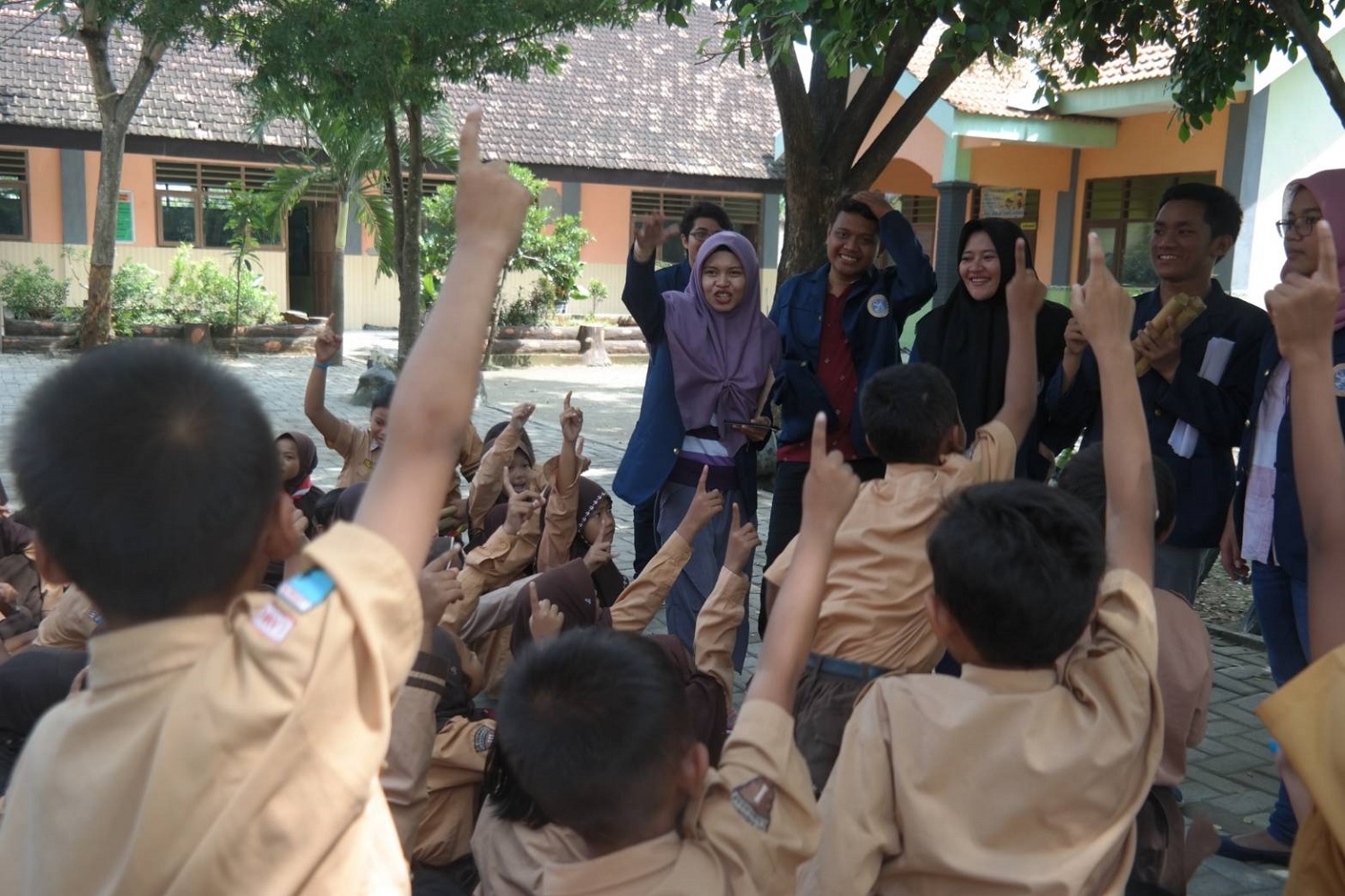 Read more about the article Education for Lamongan Citizens about World Banking Issues