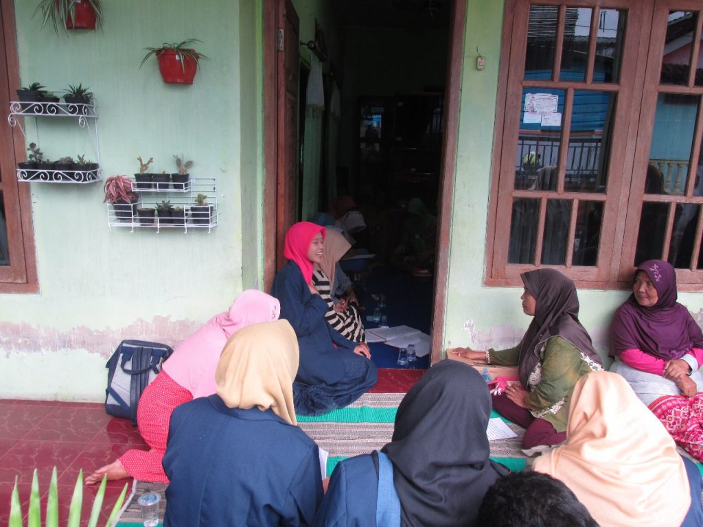 PSDKU UNAIR Banyuwangi PKM-M Team conduct counseling for PKK activities.