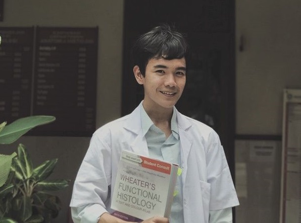 Read more about the article Beasiswa Bidikmisi Antarkan Robby Raih Cita-cita Kuliah Kedokteran