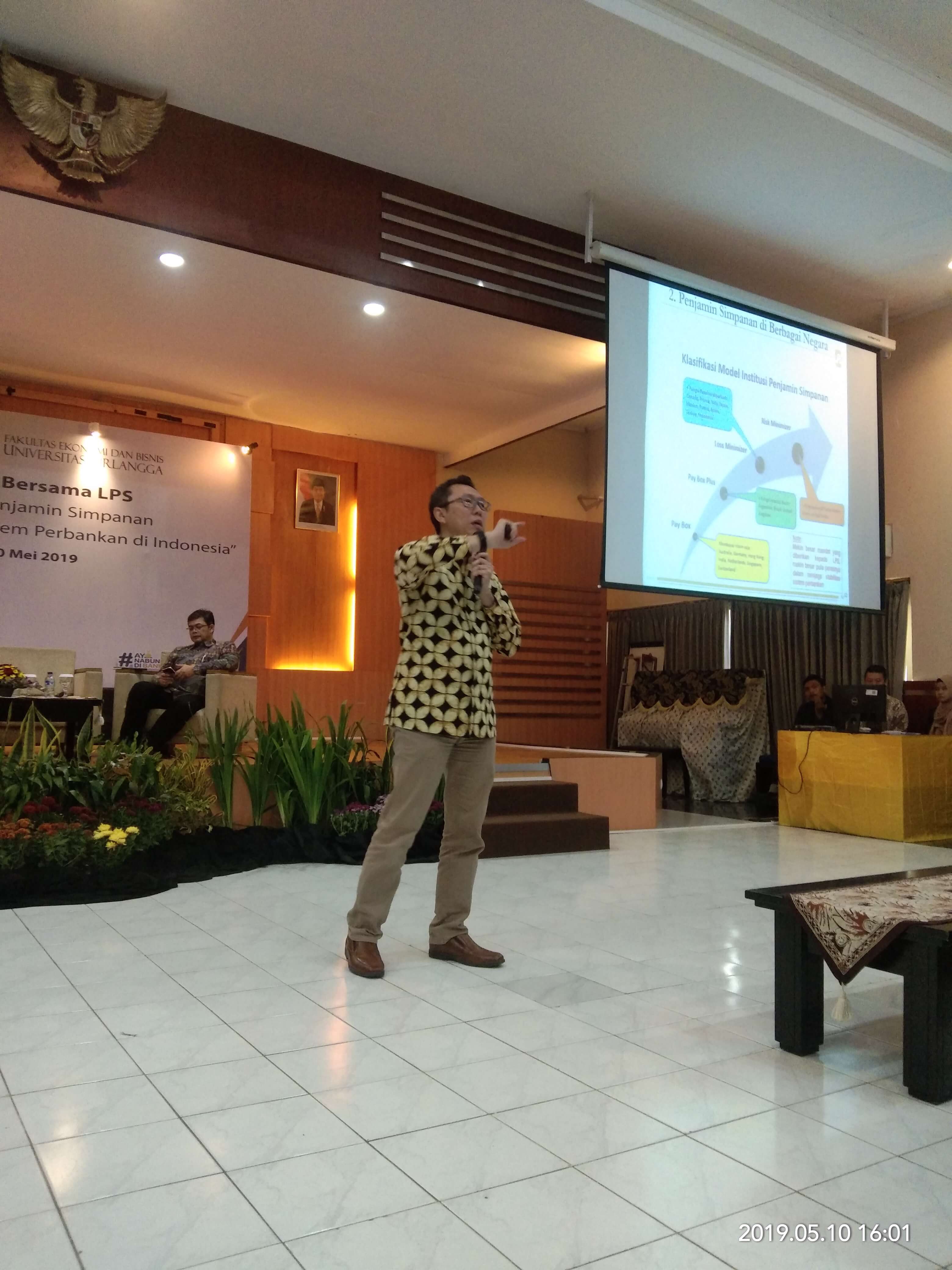 DIMAS Yuliarto (Director of LPS Policy Formulation Group) speaks about the role and function of LPS on financial system stability in Indonesia on Friday, May 10, 2019 in KRT Hall Fadjar Notonegoro.