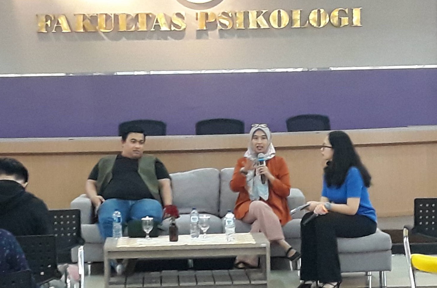 Ahmed Tessario ST, M.MT. and Ike Herdiana M.Psi speak about Quarter Life Crisis at UNAIR Faculty of Psychology