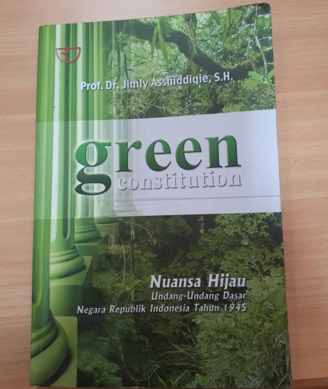 Read more about the article Green Constitution Sebagai Khazanah dalam Ilmu Hukum di Indonesia
