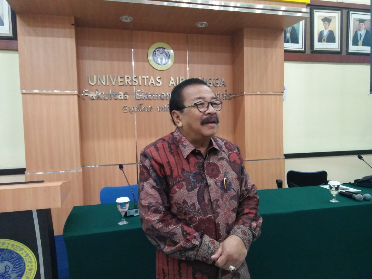 Read more about the article Gubernur Jatim 2009-2019 Soekarwo Resmi Jadi Tim Dosen UNAIR