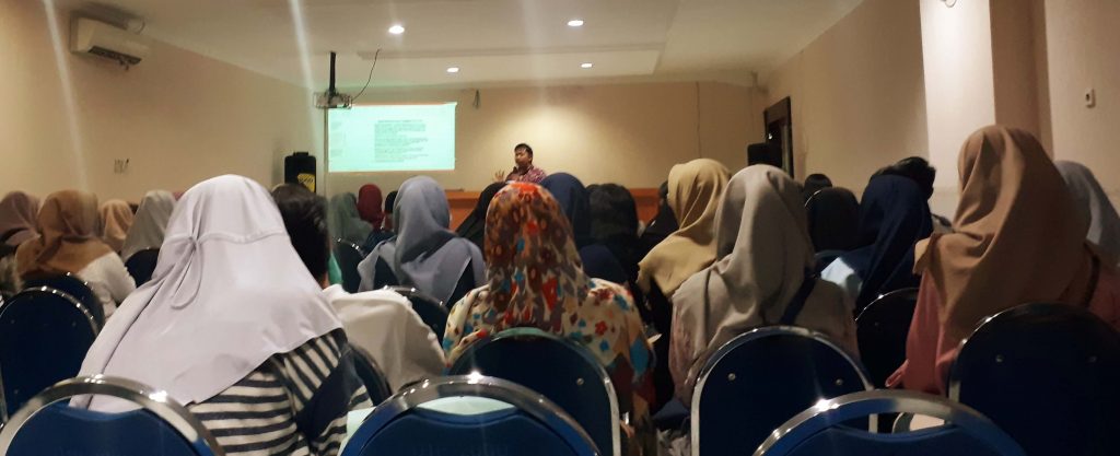 A presentation delivered by Mochtar Lutfi, SS, M. Hum.