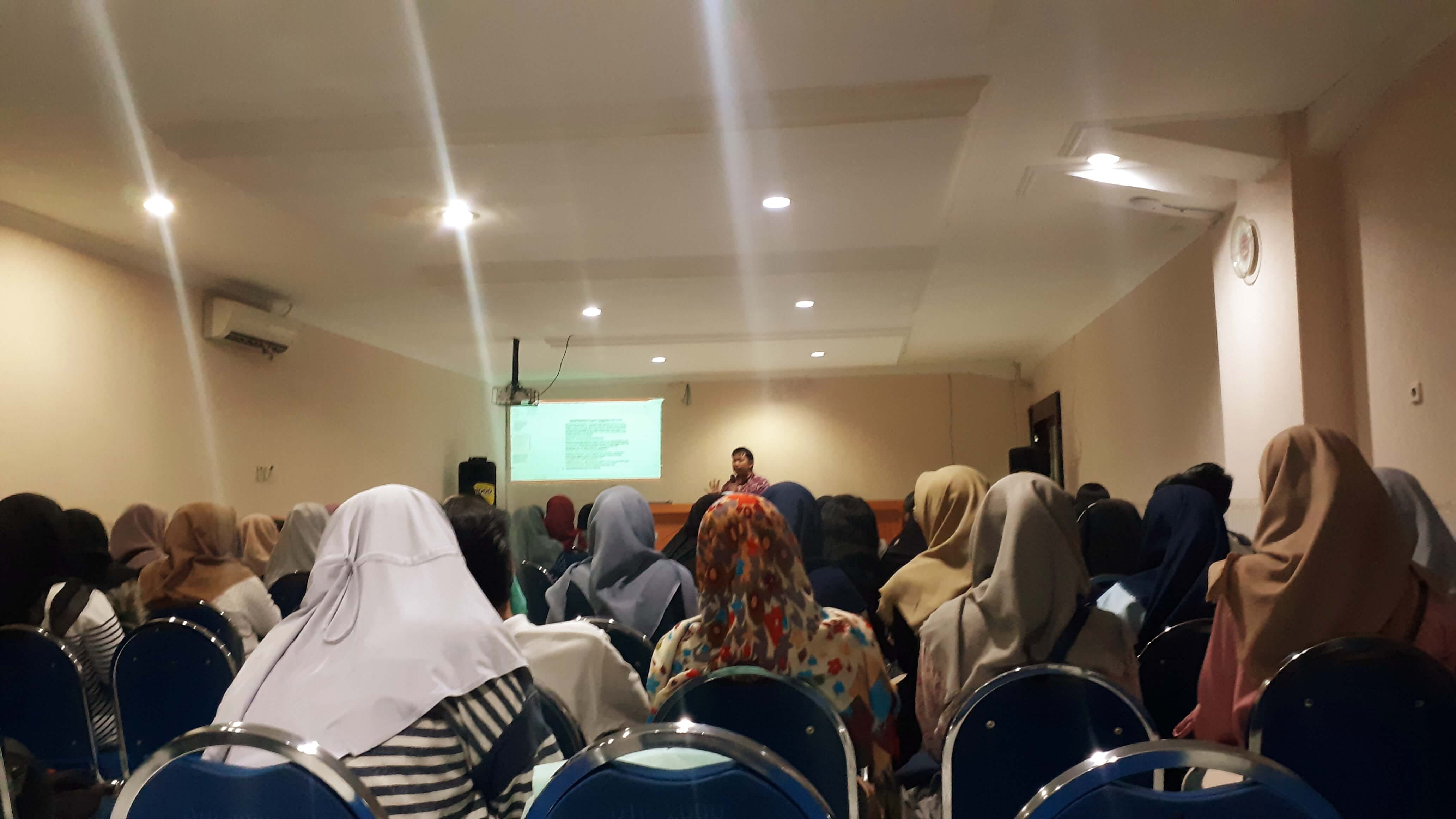 A presentation delivered by Mochtar Lutfi, SS, M. Hum.