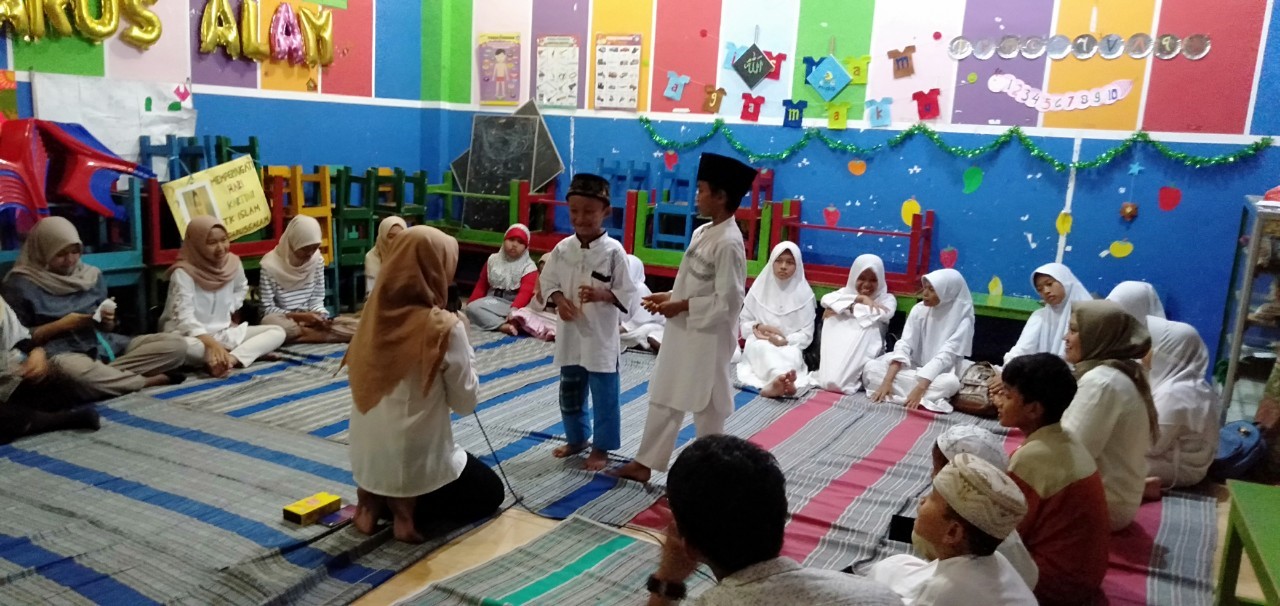 Read more about the article Semarakkan Ramadhan, Ormada UNAIR PONOROGO Lakukan Buka Bersama dengan anak yatim di Panti Asuhan Darussalam