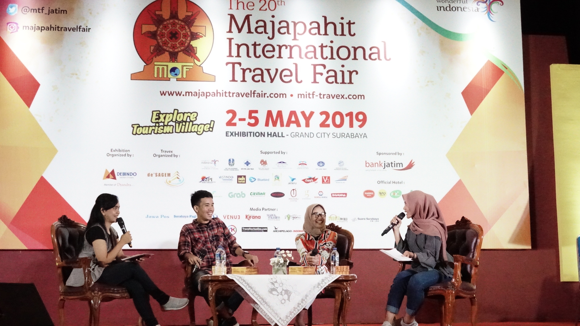 Read more about the article HIMA D3 Kepariwisataan Unair Ikut Meriahkan Majapahit International Travel Fair di Jawa Timur