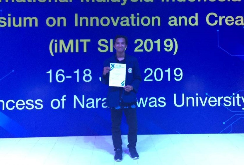 Read more about the article Digital Application for Farmer by UNAIR Student Wins Medal in Thailand