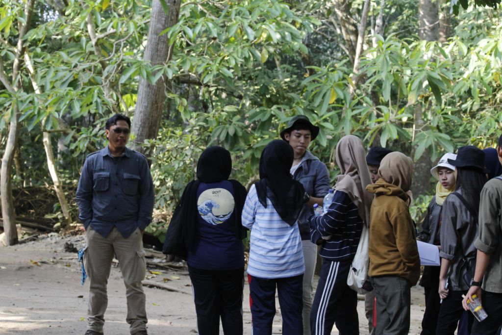 Read more about the article FKH UNAIR Conducts Wildlife Observation in Alas Purwo National Park