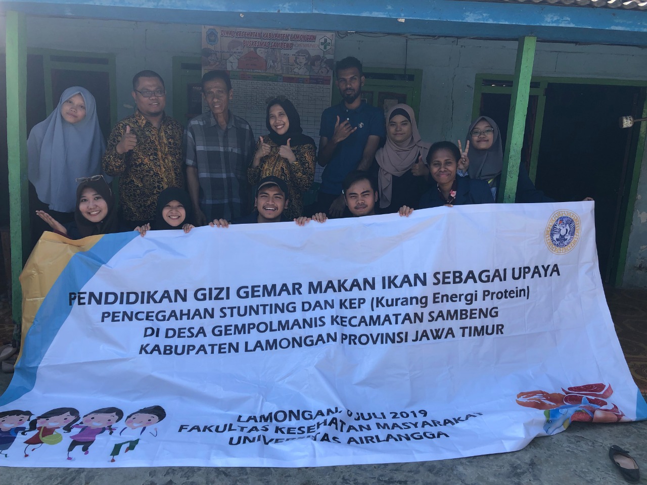 Read more about the article With Malaysian Students, FKM Lecturers and Students Hold Community Service to Overcome Malnutrition in Lamongan