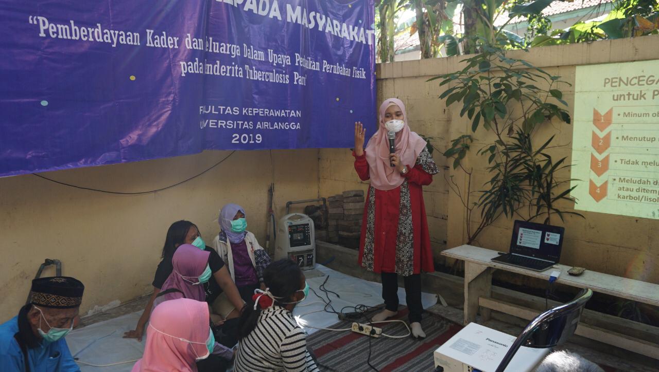 Read more about the article Dosen Keperawatan UNAIR Berikan Perbaikan Kesehatan Penderita Tuberculosis Paru di Bulak Surabaya