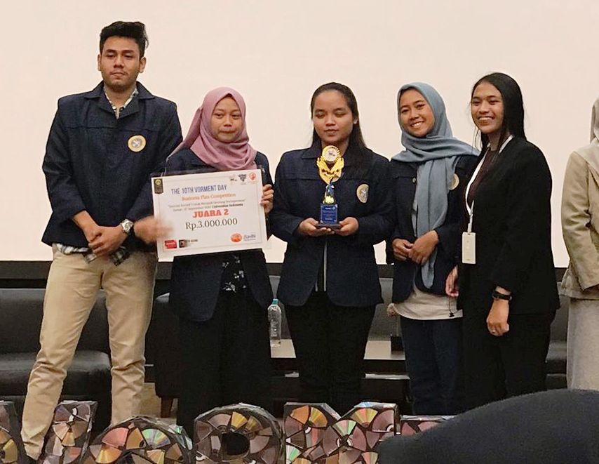 Read more about the article Banyuwangi UNAIR Students Win the Second Place in the National Business Plan Competition
