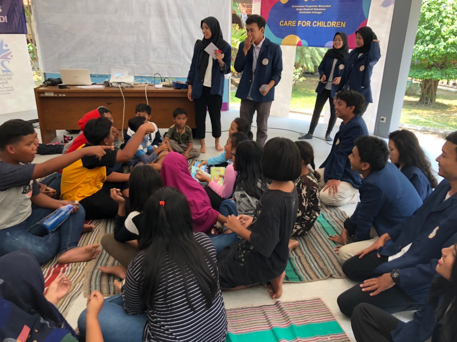 Read more about the article BEM UNAIR Tingkatkan Minat Literasi Pada Komunitas Anak Jalanan