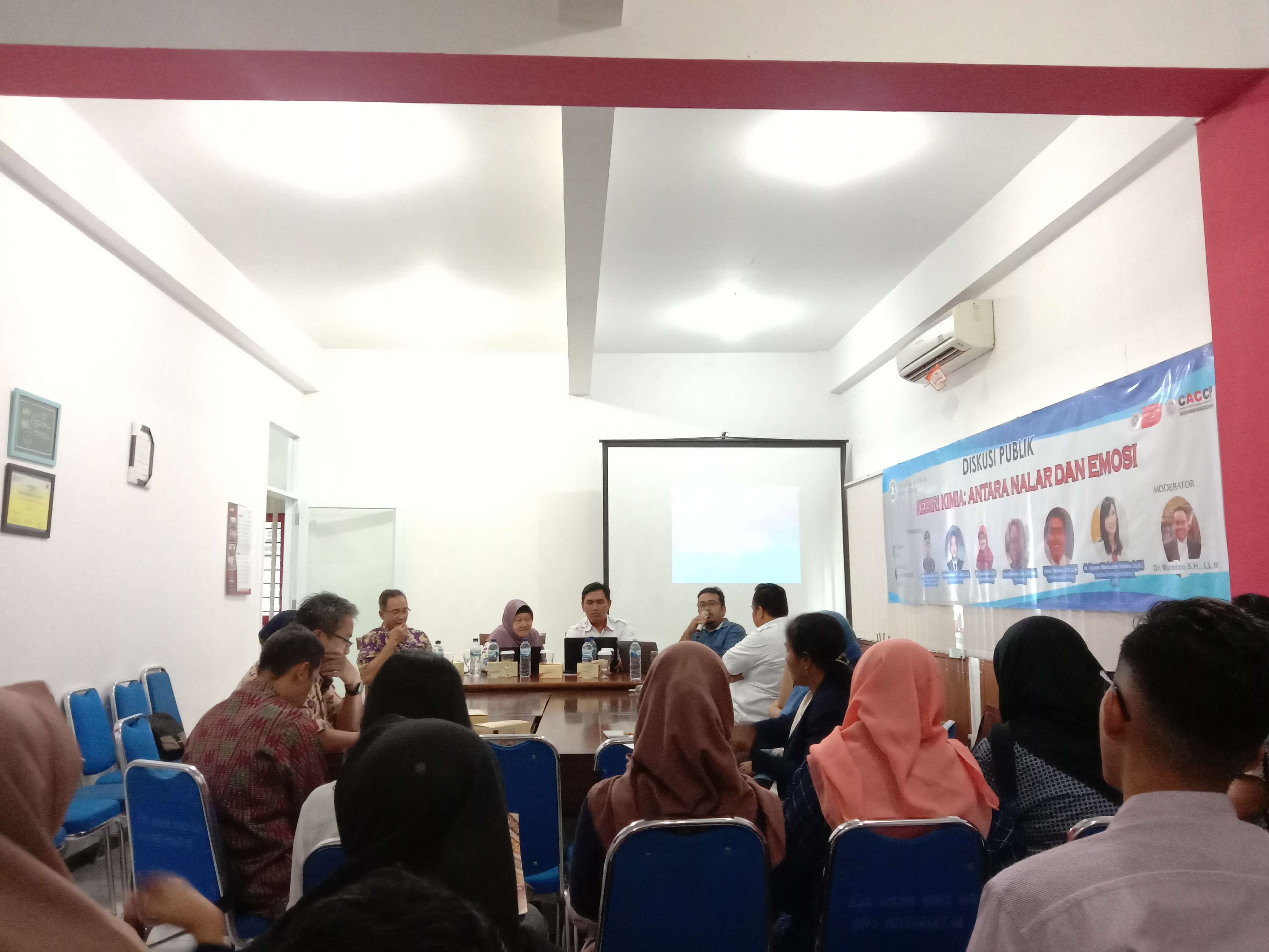 Read more about the article Pakar Hukum UNAIR Berkumpul Bahas Kebiri Kimia