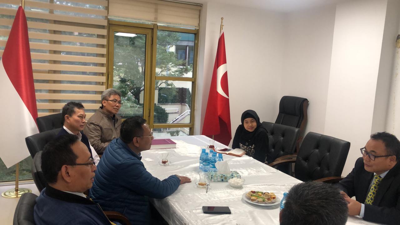 Read more about the article UNAIR Rector and Staff Visit Indonesian Consulate General in Turkey and Establish Partnerships with Several Universities