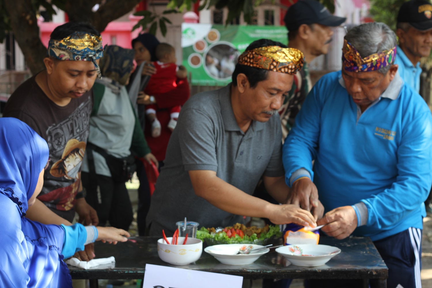 Read more about the article FPK UNAIR Ajak Masyarakat Semolowaru Tengah Gemar Makan Ikan
