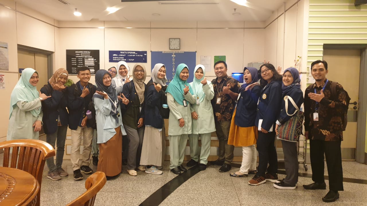 Read more about the article Dosen dan Mahasiswa FKp UNAIR Jajaki Kerja Sama dengan UMMC Malaysia