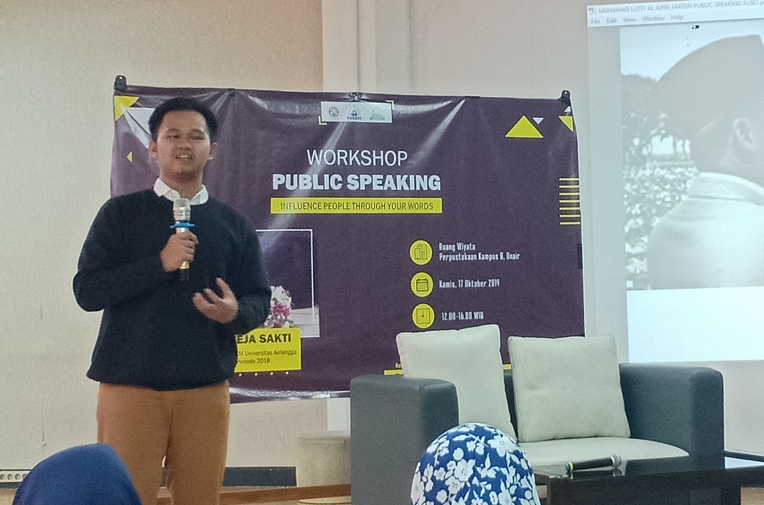 Read more about the article Kuasai Public Speaking Lewat Lima Teknik Ini, Yuk.