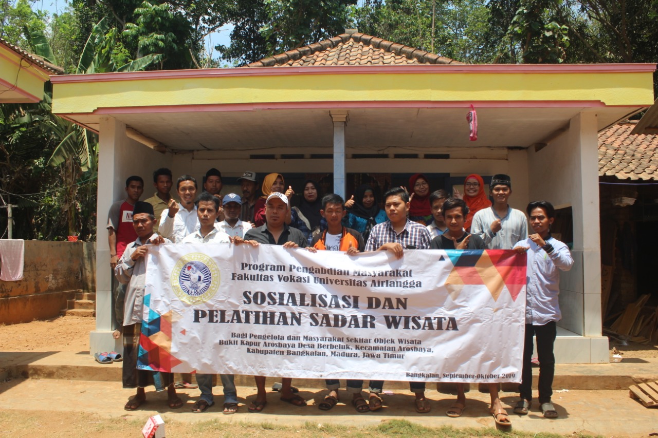 Read more about the article Gelar Pengabdian Masyarakat Melalui Sosialisasi Kepariwisataan di Madura