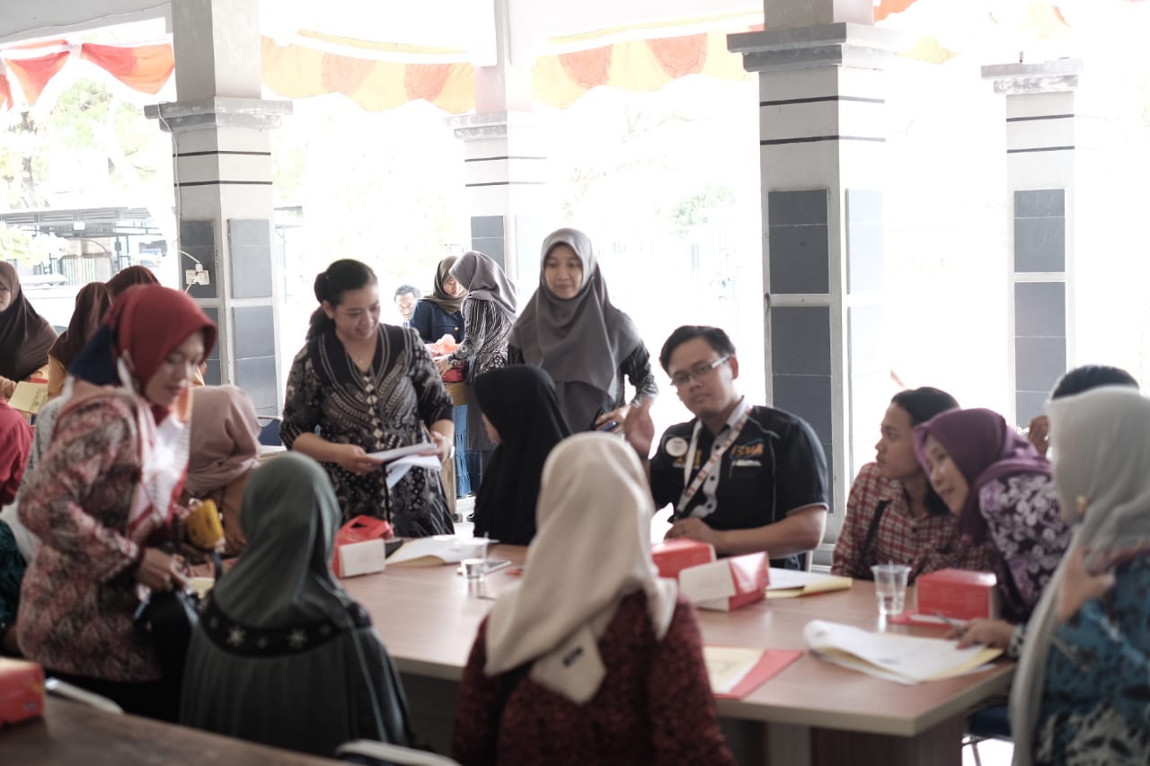 Read more about the article Adakan Pengmas, Vokasi UNAIR Beri Pelatihan Bagi UMKM di Bojonegoro