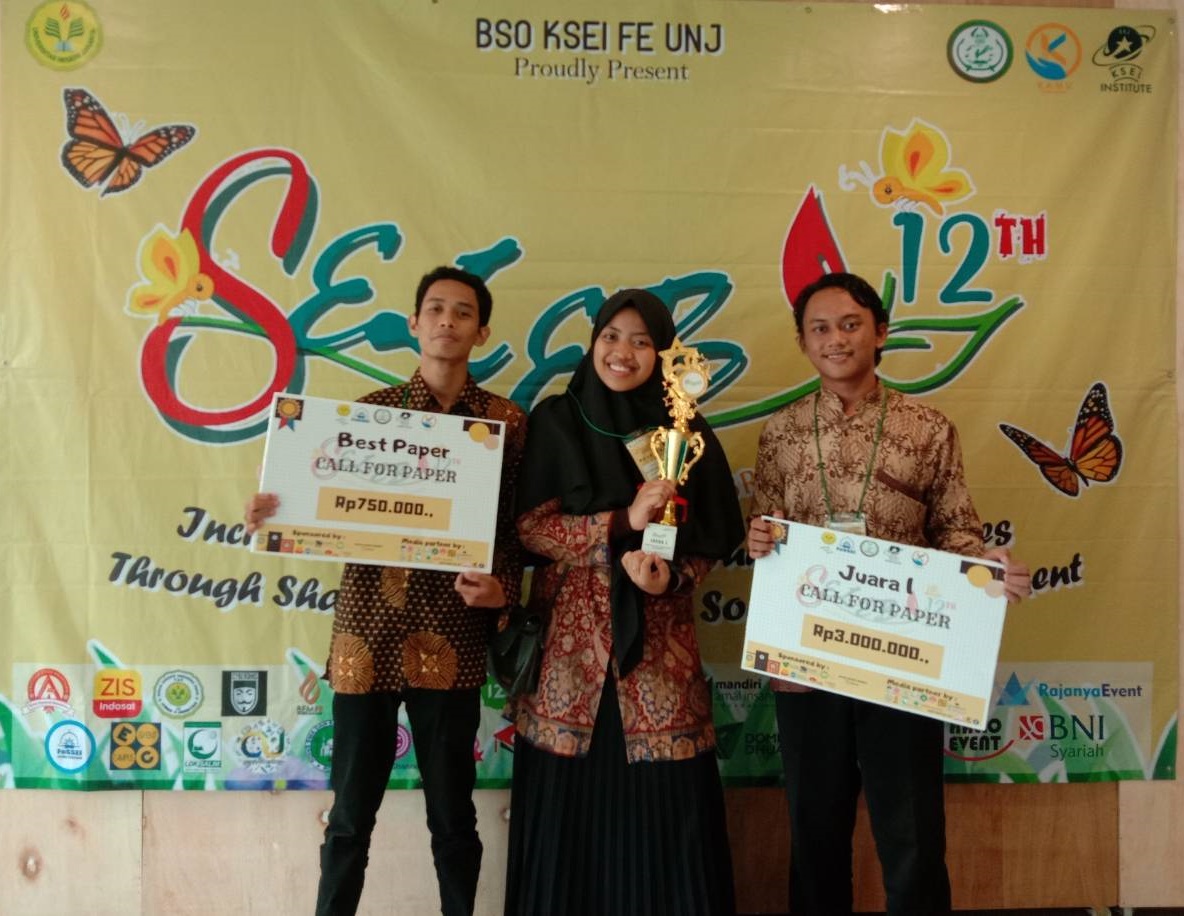 Read more about the article Angkat Topik Pernikahan Berprinsip Islam, Mahasiswa UNAIR Sabet Juara 1 dan Best Paper Lomba KTI Nasional