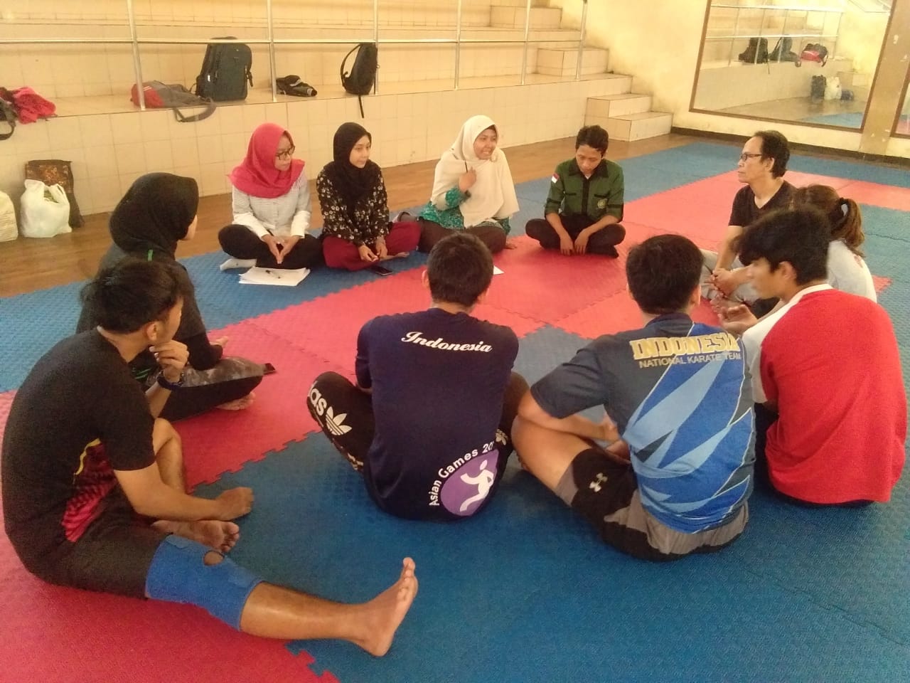 Read more about the article Dosen dan Mahasiswa UNAIR Fokus Gali Permasalahan Asupan Atlet KONI JATIM