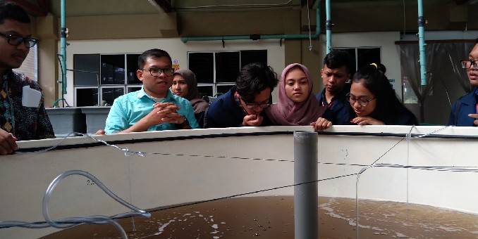 Read more about the article Mahasiswa FPK UNAIR Belajar Perikanan Kelautan di Malaysia