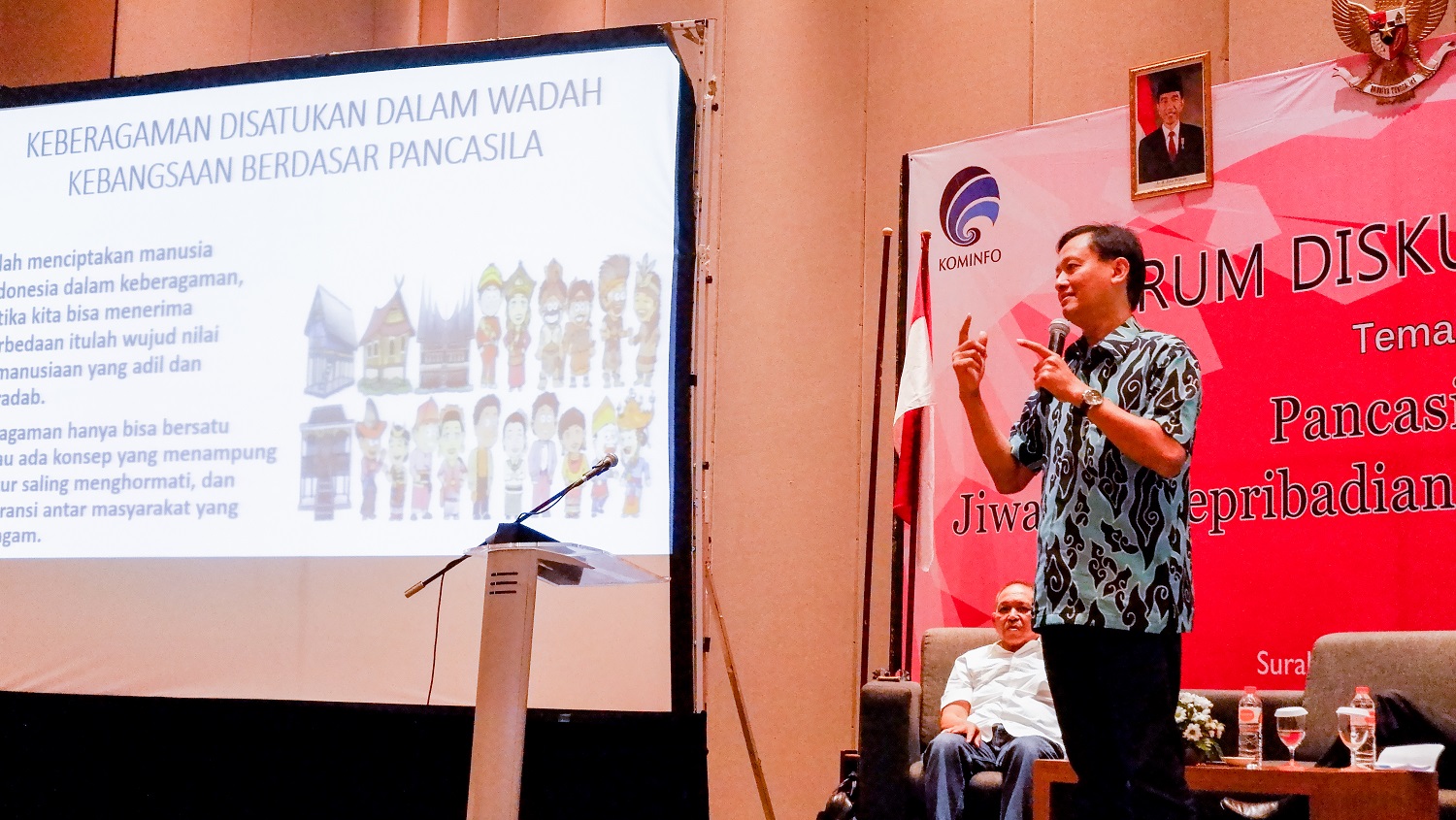 Read more about the article UNAIR-Kominfo RI Adakan Forum Diskusi Publik Soal Pancasila
