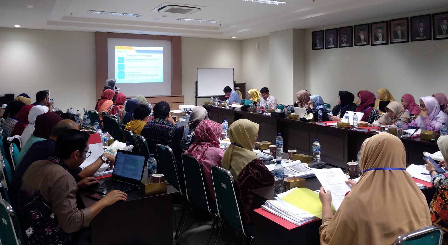 Read more about the article Fakultas Farmasi UNAIR Gelar Workshop Guna Pecahkan Masalah Farmasi di Indonesia