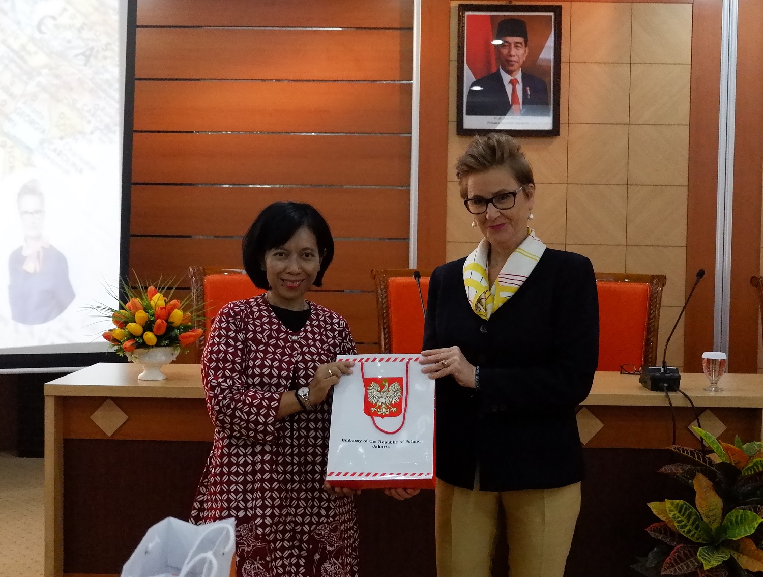Read more about the article Duta Besar Ambassador Promosikan Kuliah di Polandia Kepada Mahasiswa UNAIR