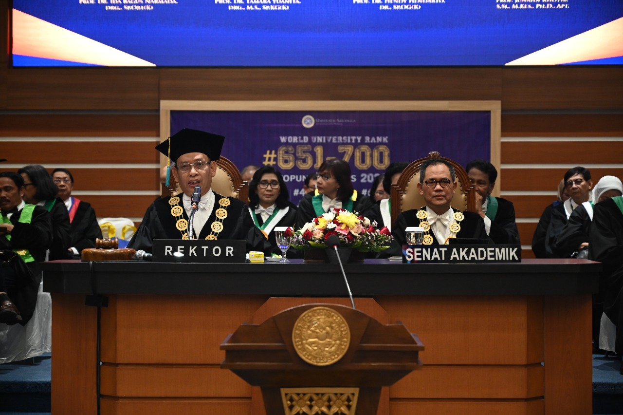 Read more about the article UNAIR Rector encourages professors to develop science in industrial era 4.0