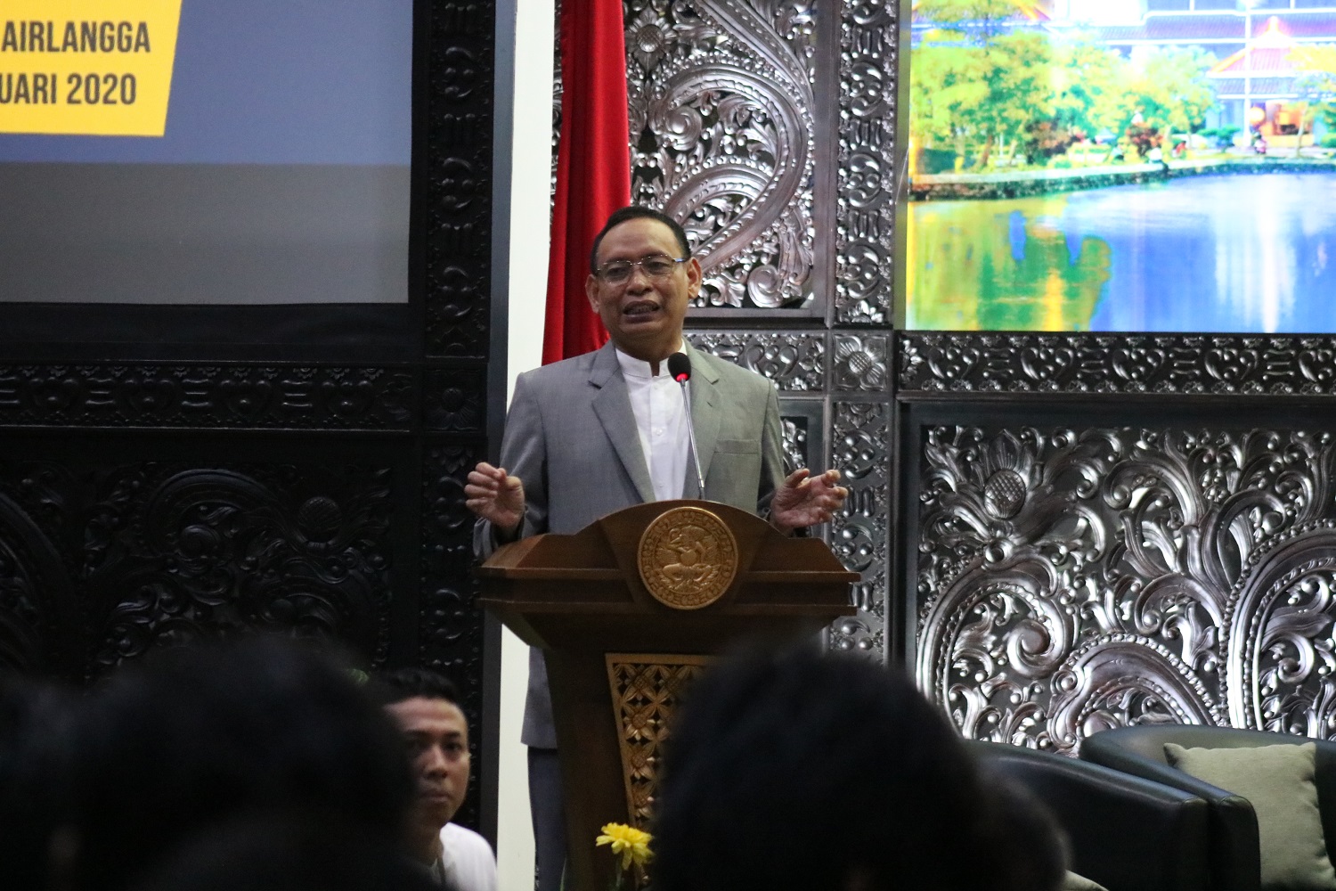 Read more about the article Rektor UNAIR: RUU Cipta Kerja Permudah Investasi untuk Ciptakan Lapangan Kerja