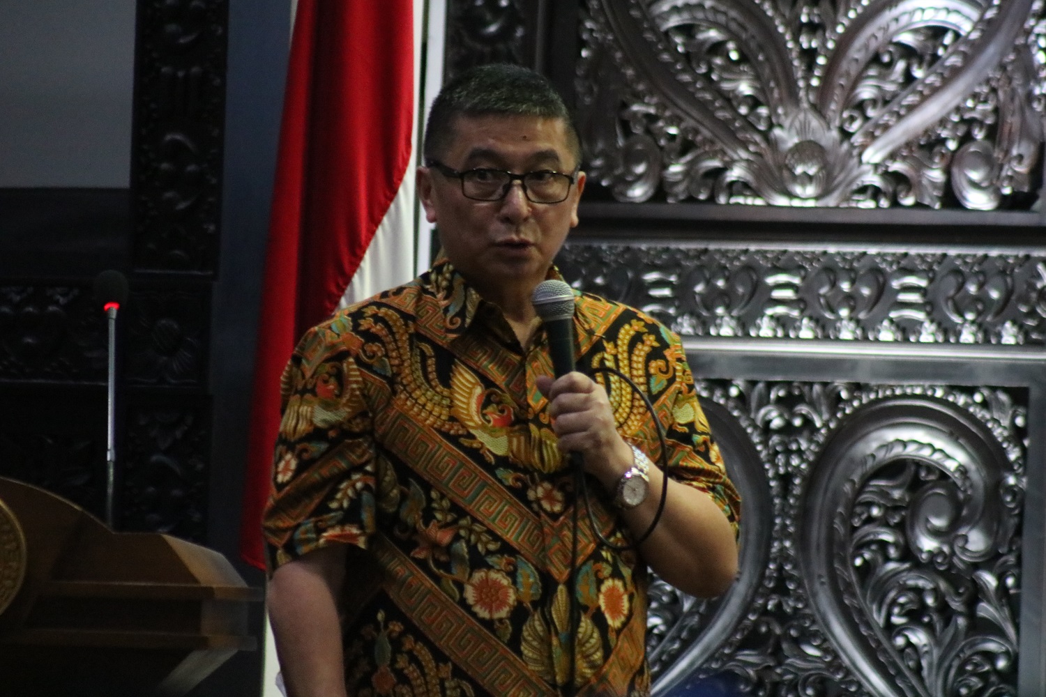 Read more about the article Wakil Ketua KADIN Jatim: Omnibus Law Belum Tentu dapat Tingkatkan Pertumbuhan Ekonomi