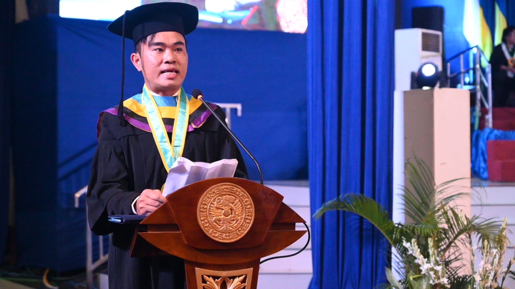 Read more about the article Khun Nay Win Tun first ADS graduate from Myanmar delivers speech in graduation