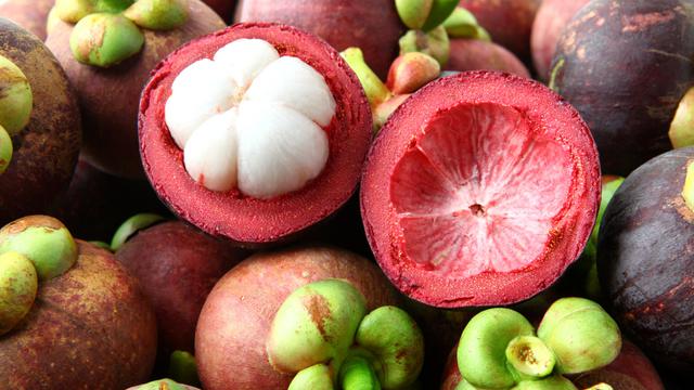 Read more about the article Active compounds in mangosteen peel, use them wisely and carefully
